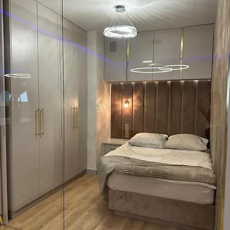 公寓 Golden Forest Apartment