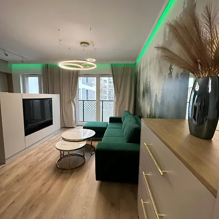 Golden Forest Apartment *