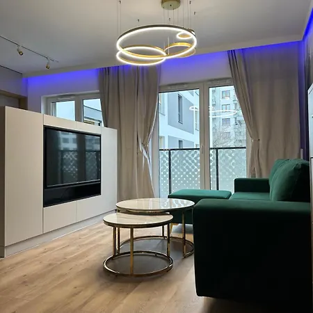 Golden Forest Apartment 公寓 *