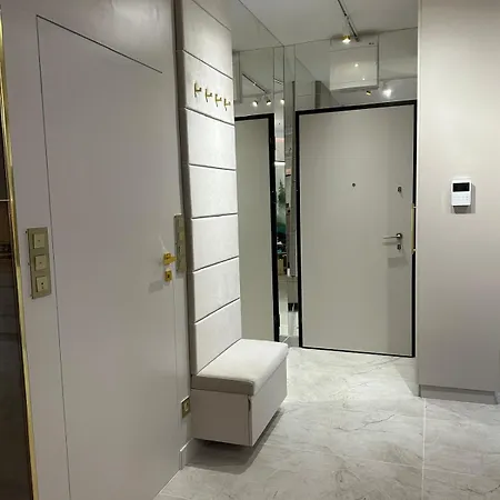 Golden Forest Apartment 公寓